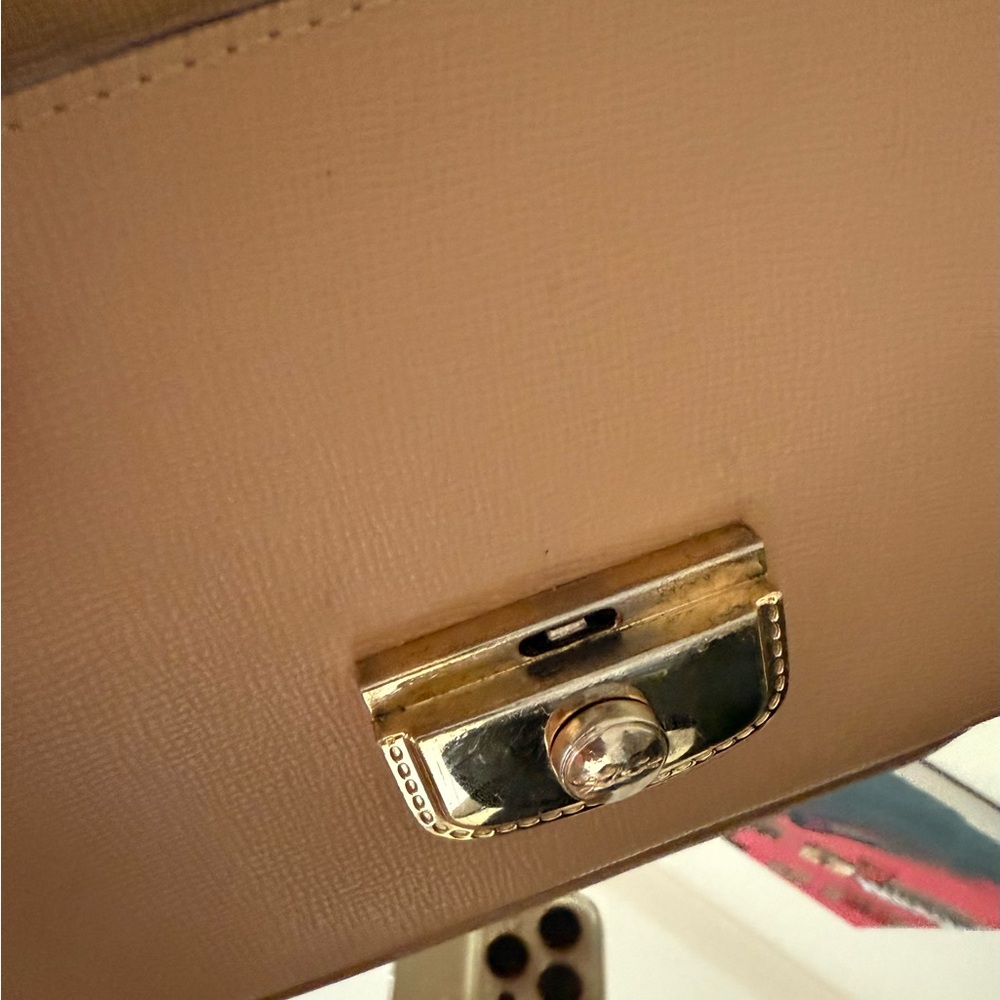 Longchamp Le Pliage Heritage Beige and Gold Crossbody Bag with Envelope Closure - Picture 7 of 10